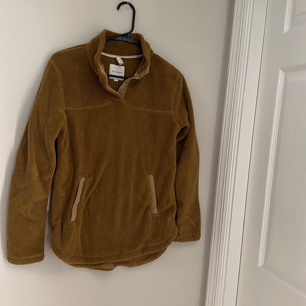 Adorable fall fleece pullover!